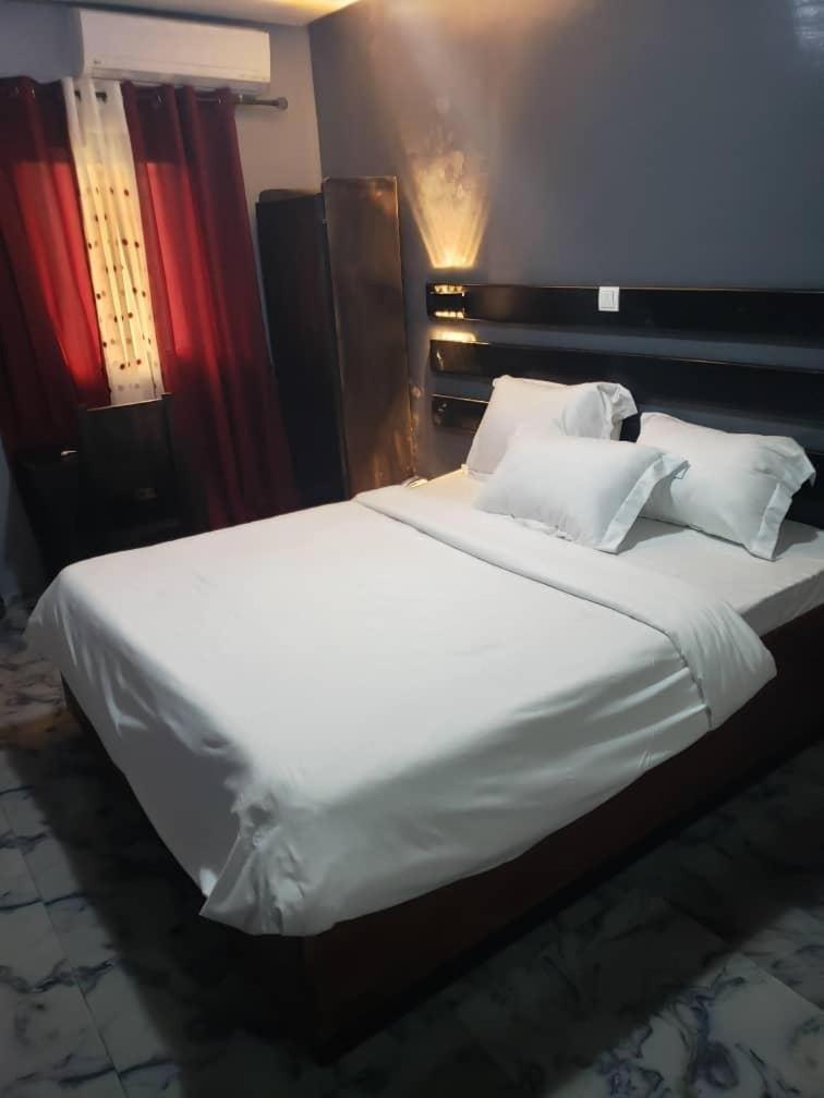 Sunrise Center Bonapriso 111 Hotel Douala Eksteriør billede